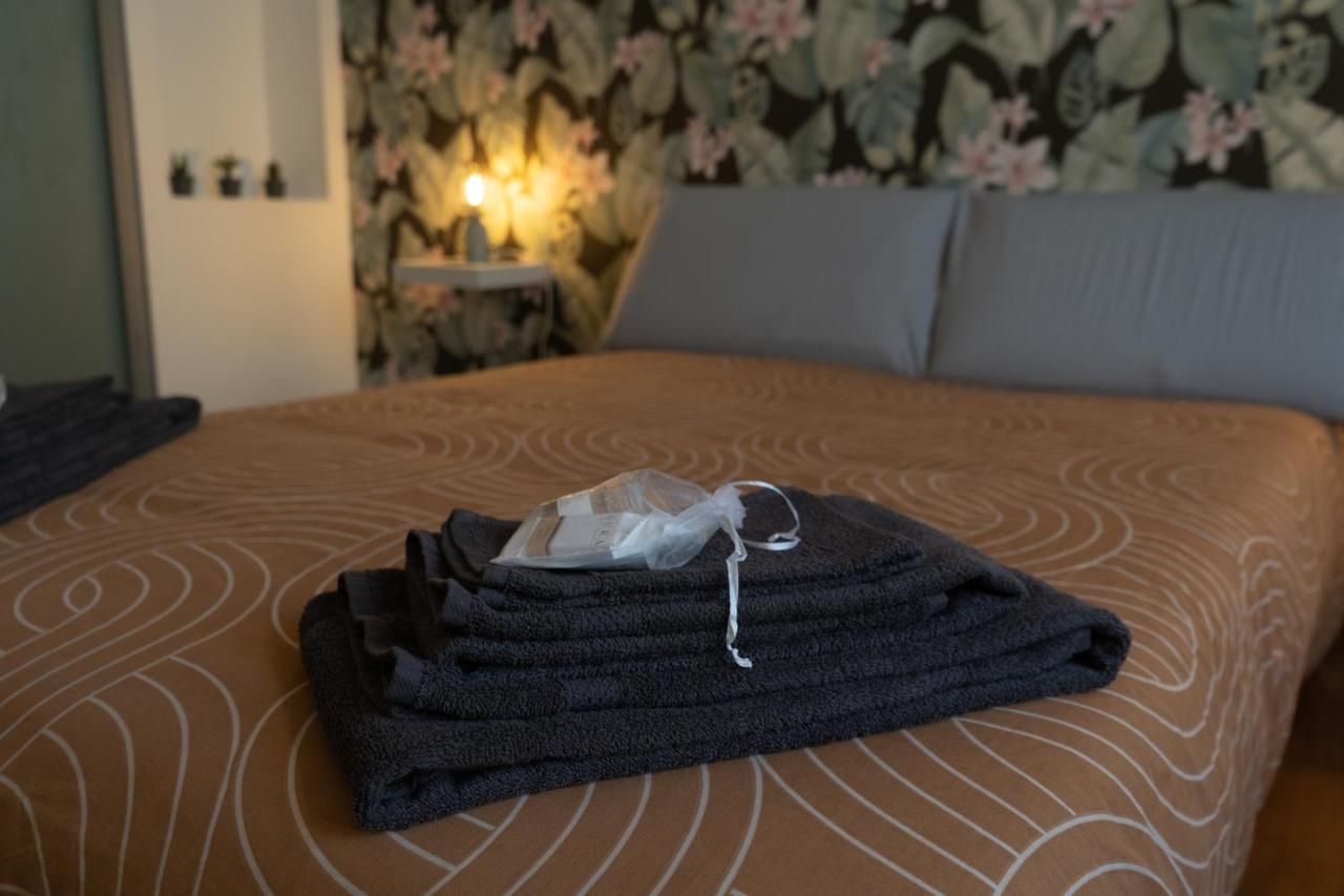 Ferienwohnung Centro Storico-Dimora Con Terrazza- Wi-Fi E Ac Asti Exterior foto